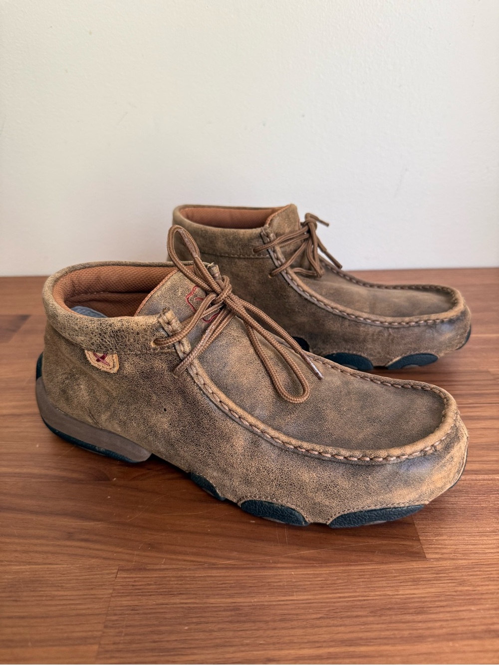 Twisted X Chukka Driving Leather Moccasin in Distressed Saddle Brown, sz 7.5 - Picture 2 of 15